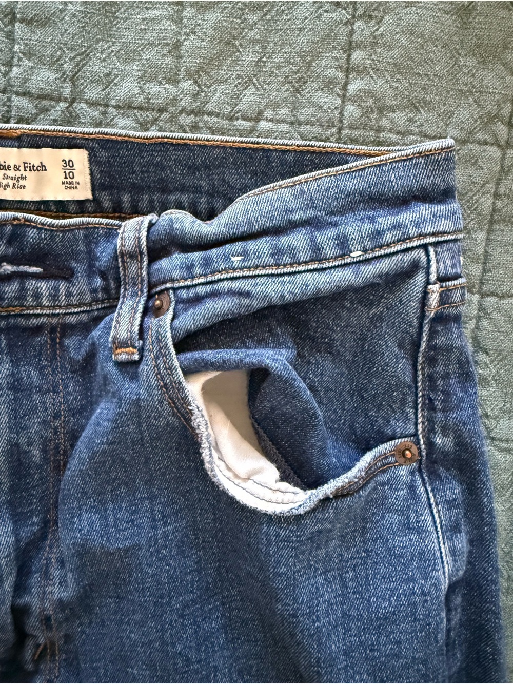 Abercrombie & Fitch Women’s The Slim Straight Ultra High Rise Blue Jeans - Picture 10 of 11